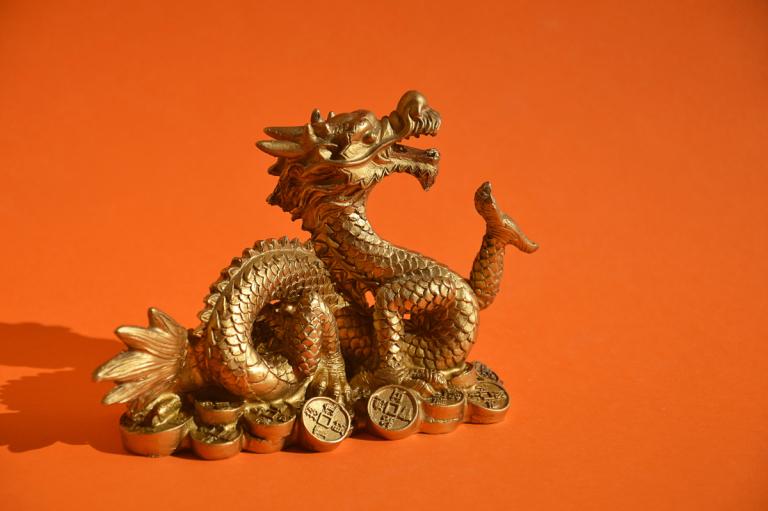 88年属龙是什么颜色（八八年属龙幸运色彩）  第2张